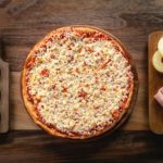 Pizza grande Hawaiana